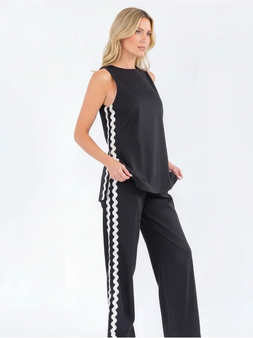 0293?TCEC Black Sleeveless Jumpsuit with White Wavy Side Stripe